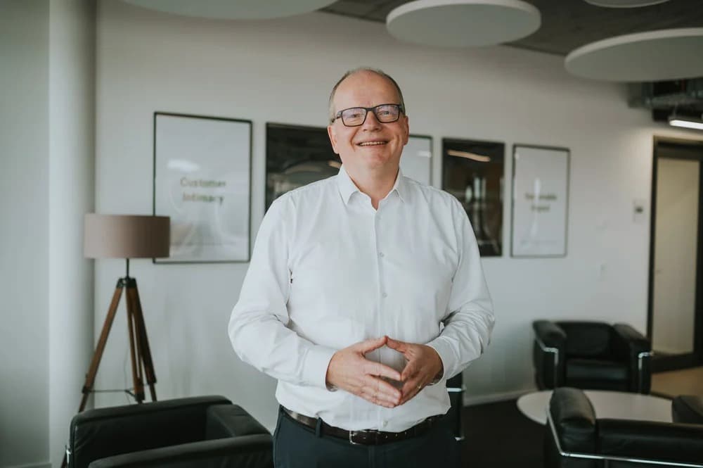 Corporate-Portrait eines Geschäftsführers im Büro